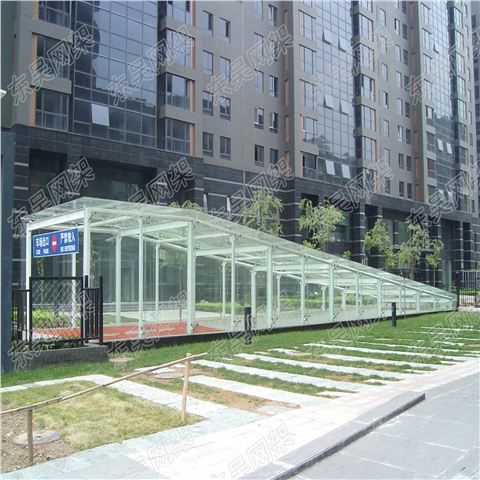 小區(qū)地下車(chē)庫(kù)入口玻璃雨棚