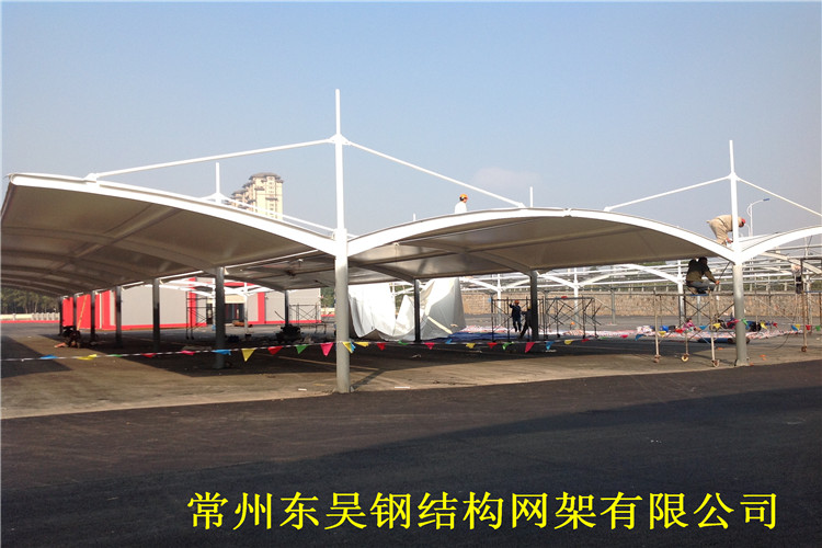 施工中二手車市場(chǎng)膜結(jié)構(gòu)車棚